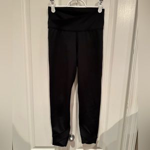 EUC Nike drifit criss cross waist cropped leggings